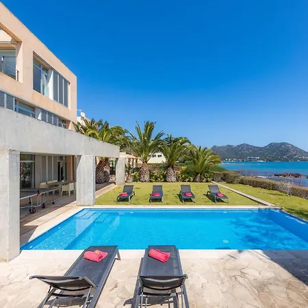 Villa Port Nou